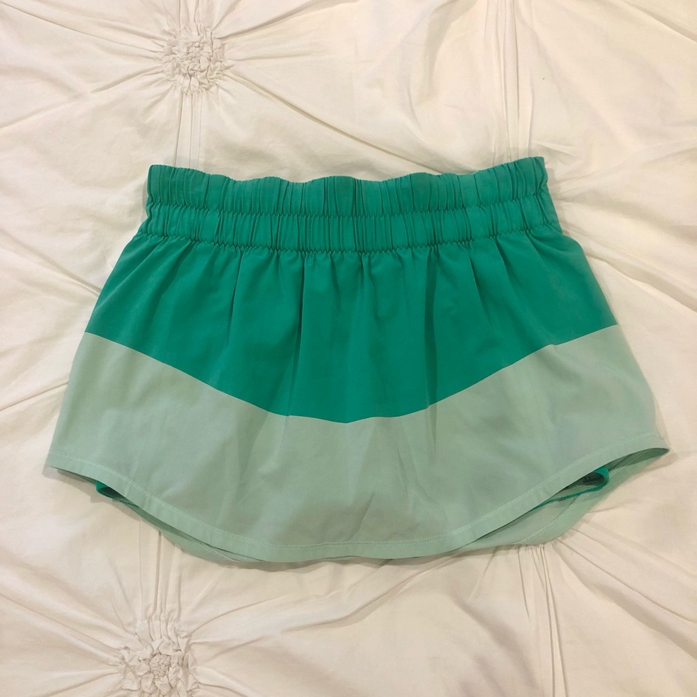 Lululemon skirt size 4